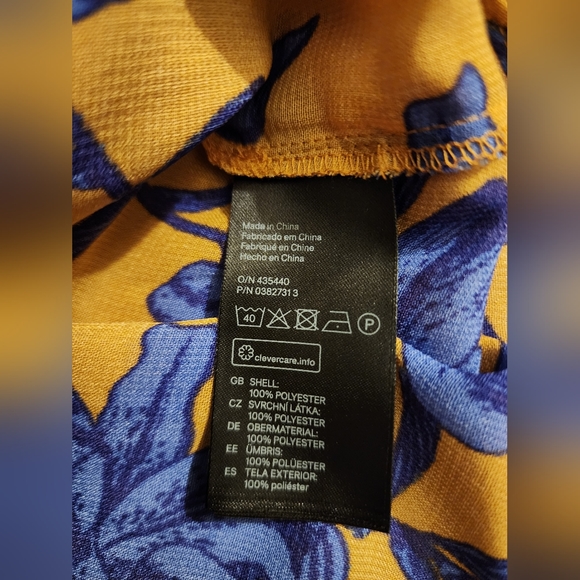 ** 2/$25 ** H&M Conscious Off the Shoulder Top - Picture 4 of 8